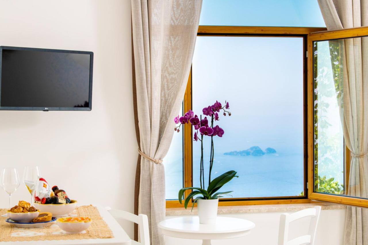 La Borragine Rooms Positano Eksteriør billede
