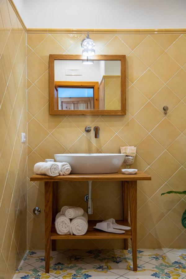 La Borragine Rooms Positano Eksteriør billede