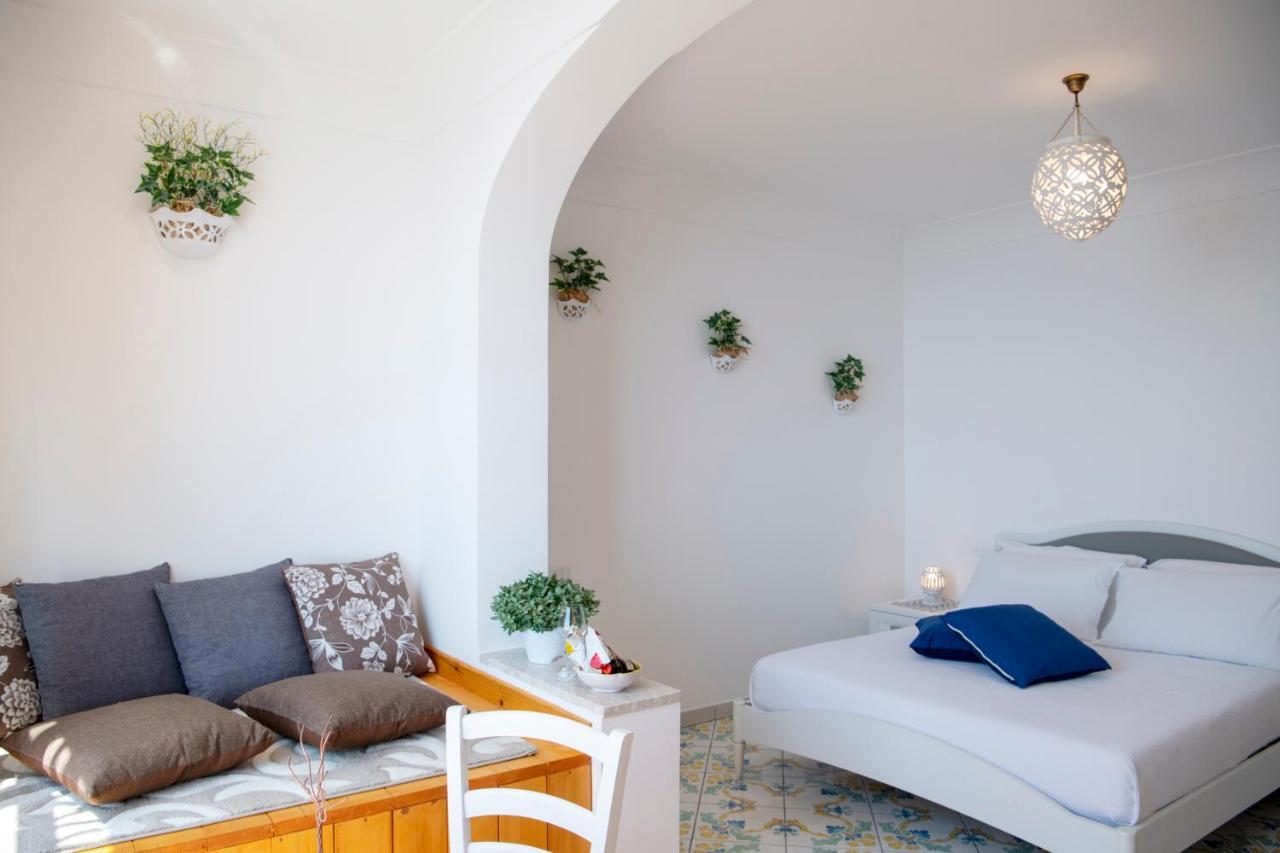 La Borragine Rooms Positano Eksteriør billede