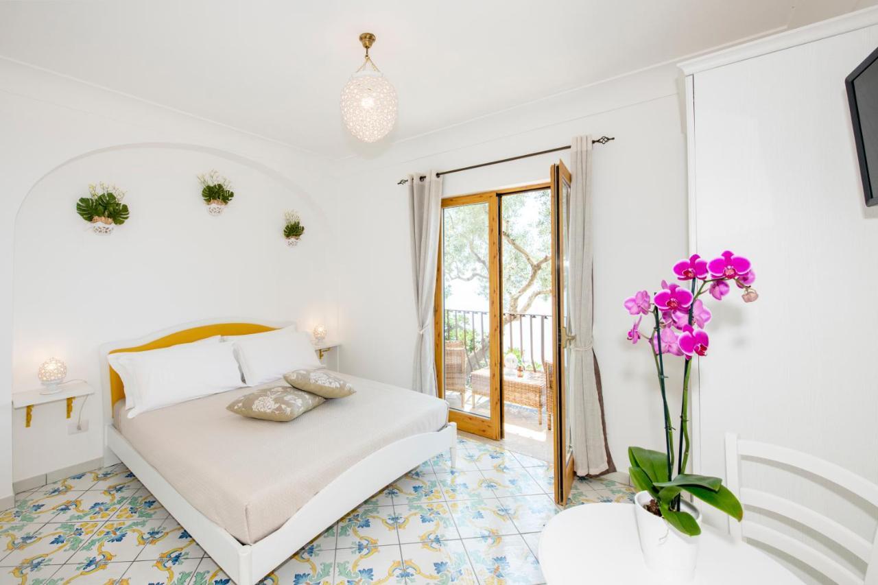La Borragine Rooms Positano Eksteriør billede