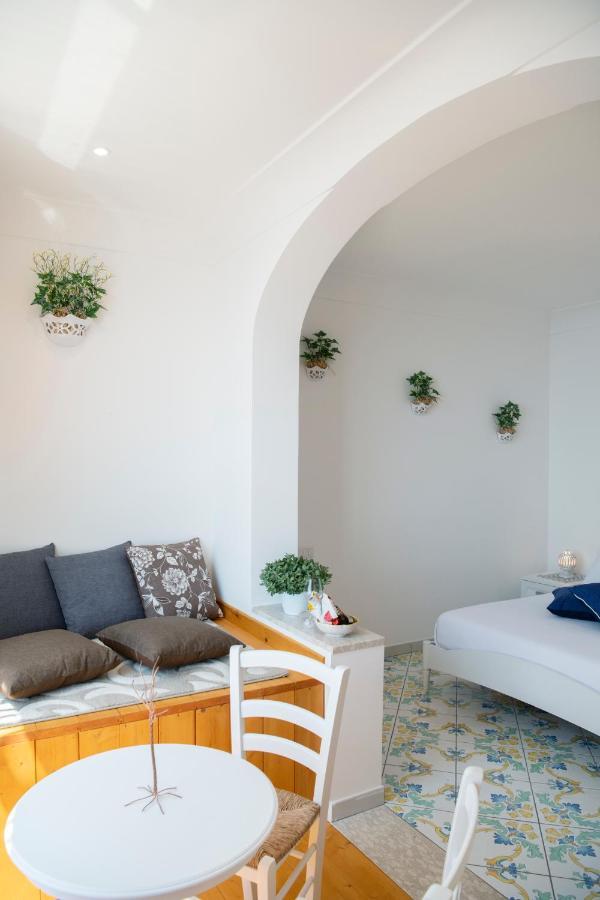 La Borragine Rooms Positano Eksteriør billede