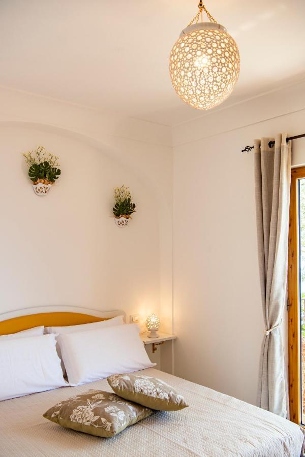 La Borragine Rooms Positano Eksteriør billede